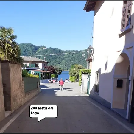 Ca Rosina Casavacanze Holiday home Brusimpiano